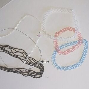 Lot of 6 necklaces. 90s/ 00s stretch chokers